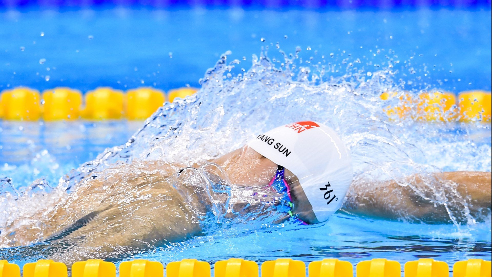 “32强俱乐部世界杯开幕：全新模式引全球注目”